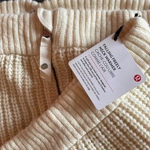 Lululemon Falling Freely Neck Warmer - Cream - NWT